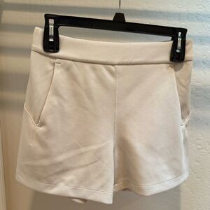 Lululemon cream shorts 4